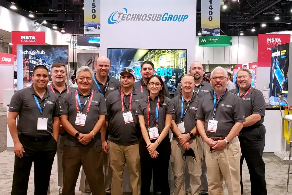 L'équipe des ventes de Miller Sales & Engineering et Clowe & Cowna of El Paso à MINExpo International à Las Vegas