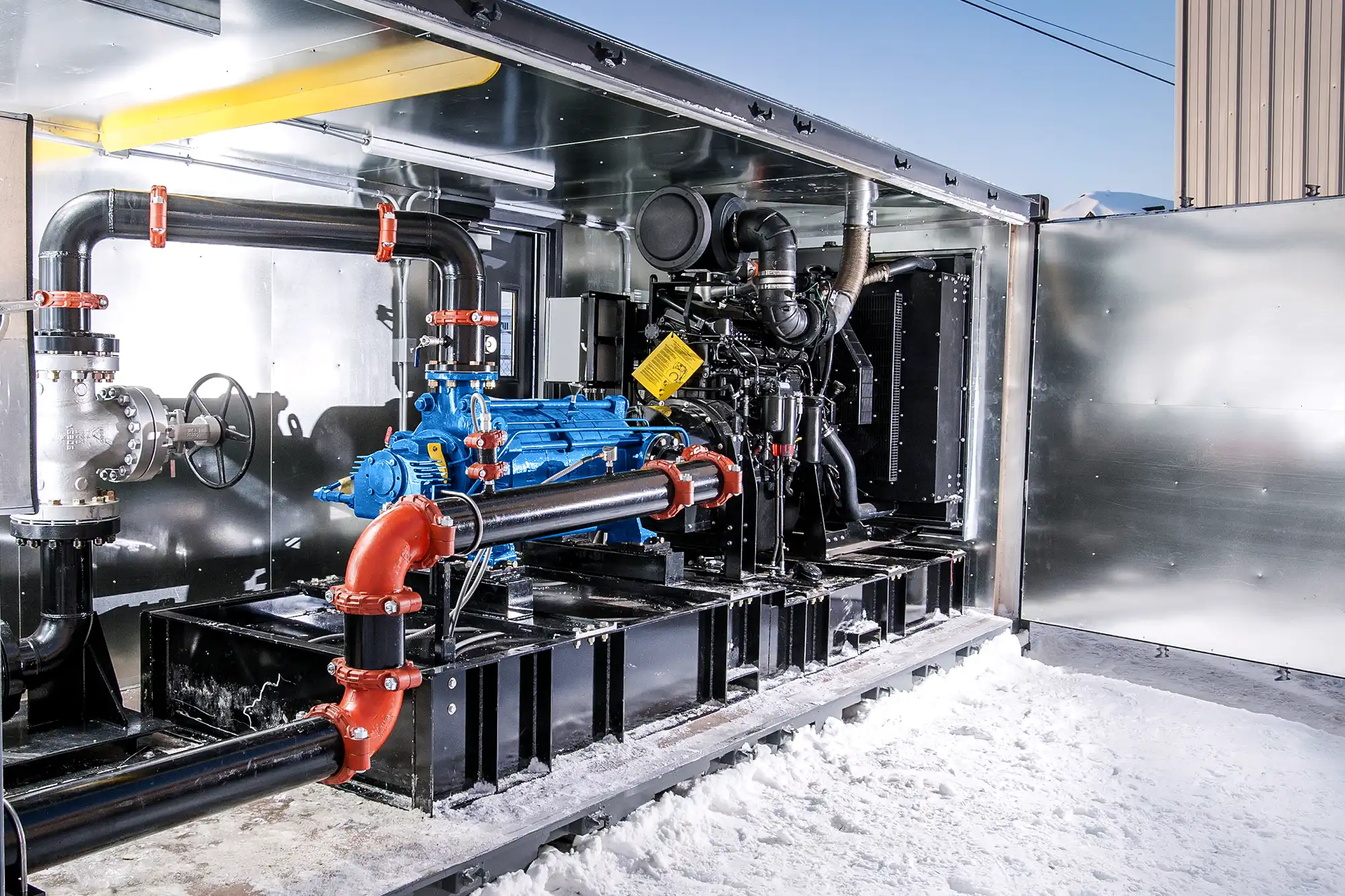 Une pompte Technojet installée dans un conteneur